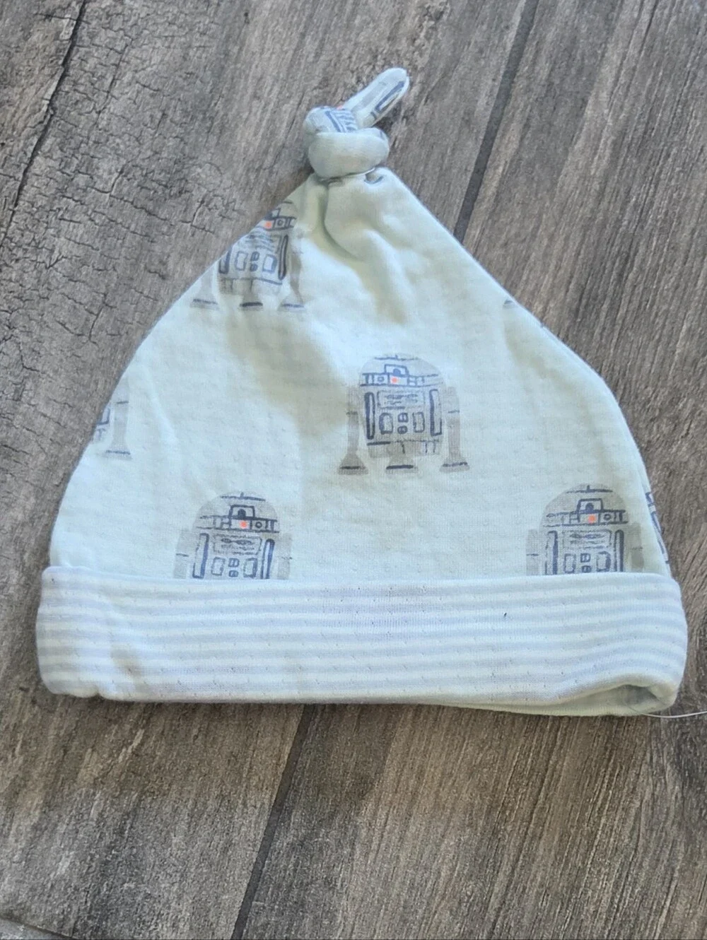 GAP Baby NWT 6-9 Months Striped Star Wars R2D2 Footie Romper and Hat
